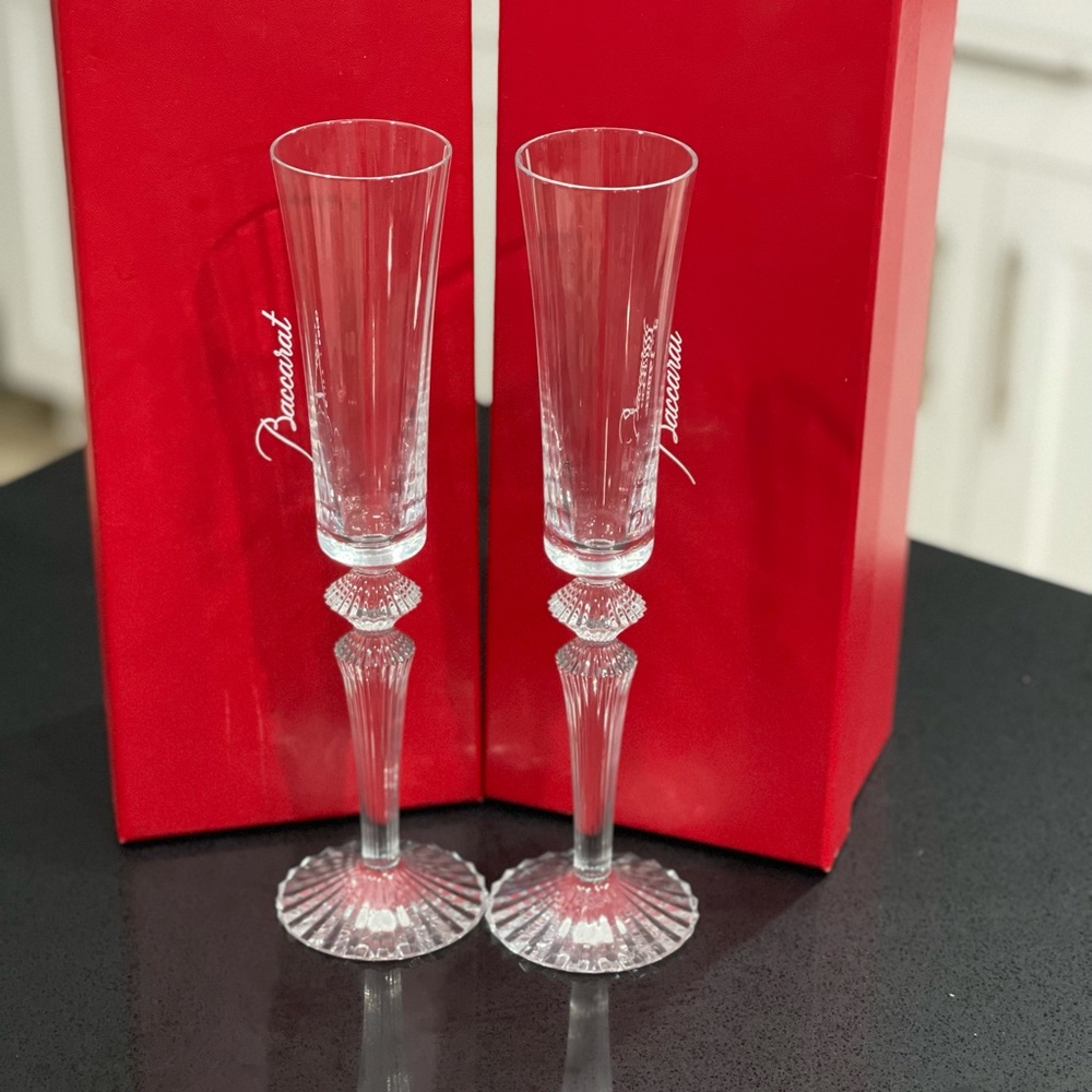 Baccarat Mille Nuits toasting wedding flutes